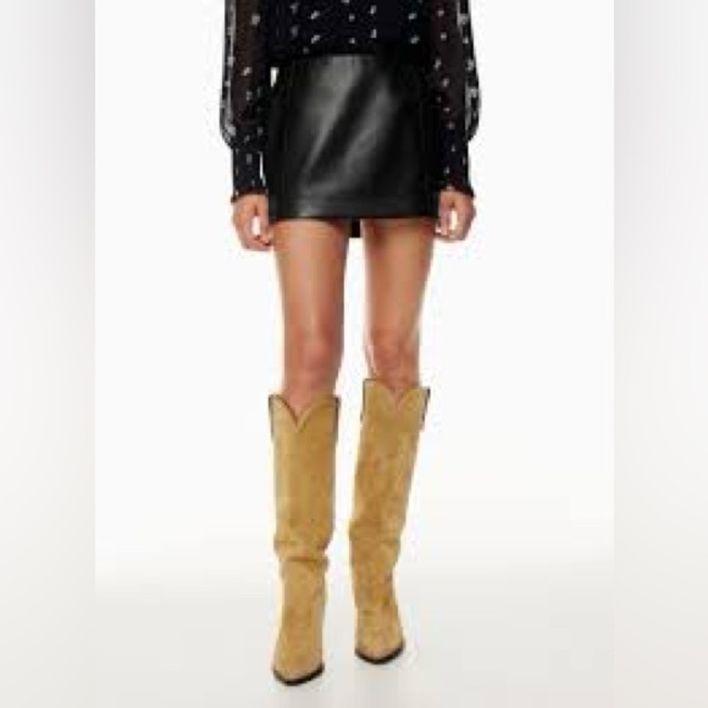 Wilfred Low Rise Cinder Skirt in vegan leather, NWT 00